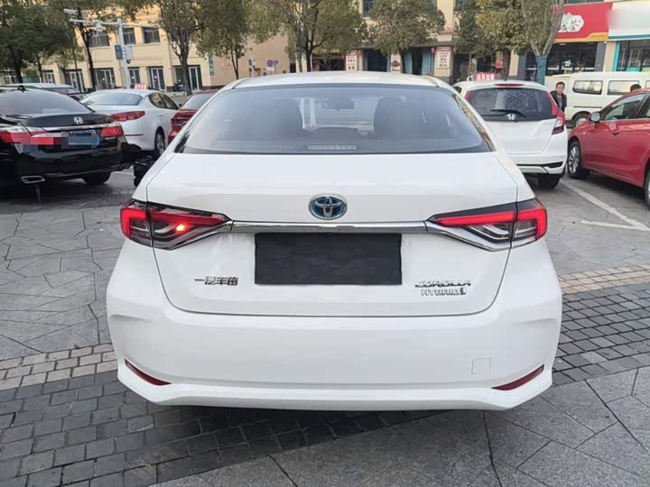 Фото 6 - Toyota Corolla