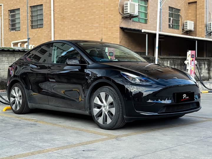 Фото 3 - Tesla Model Y