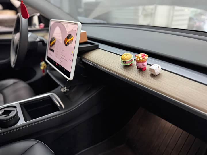 Фото 9 - Tesla Model Y