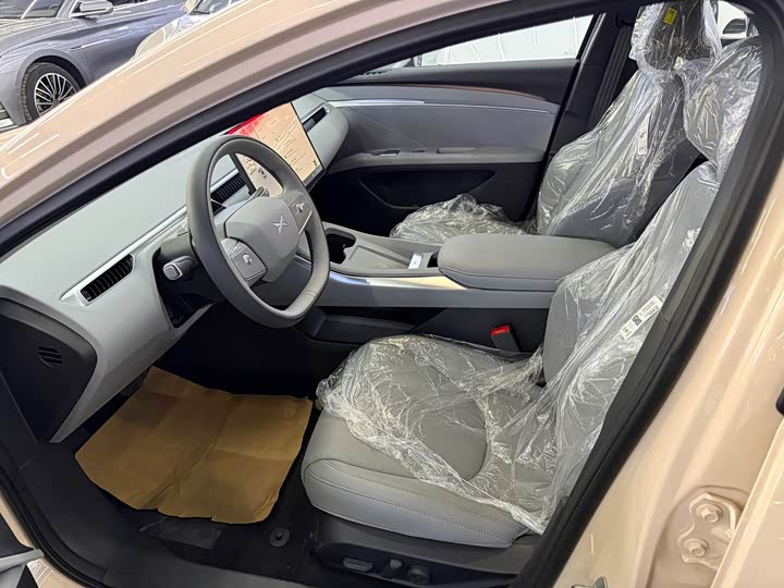 Фото 7 - XPeng Mona M03