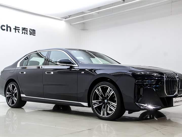 Фото 3 - BMW 7 Series