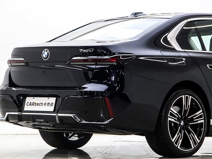 Фото 8 - BMW 7 Series