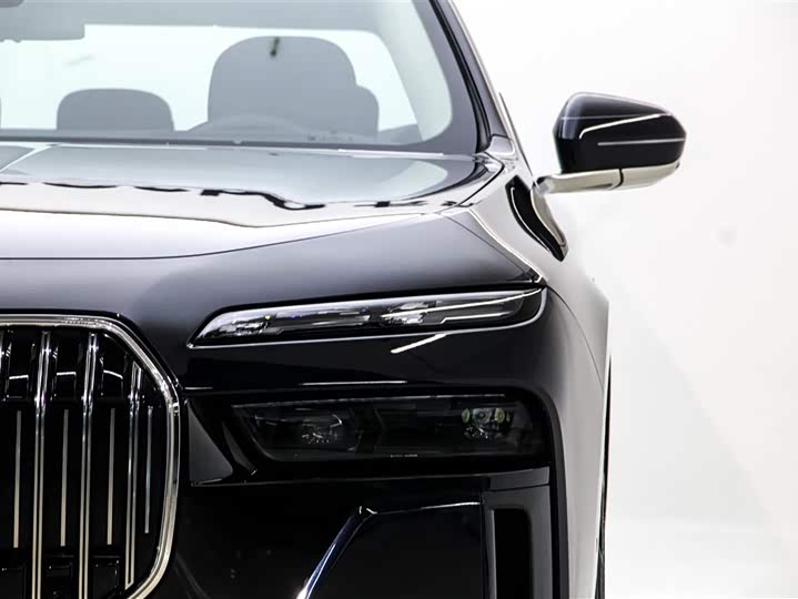 Фото 9 - BMW 7 Series