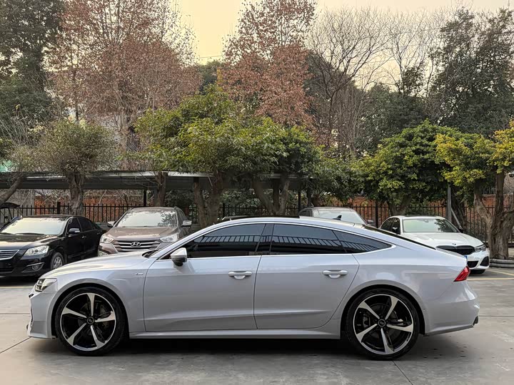 Фото 4 - Audi A7