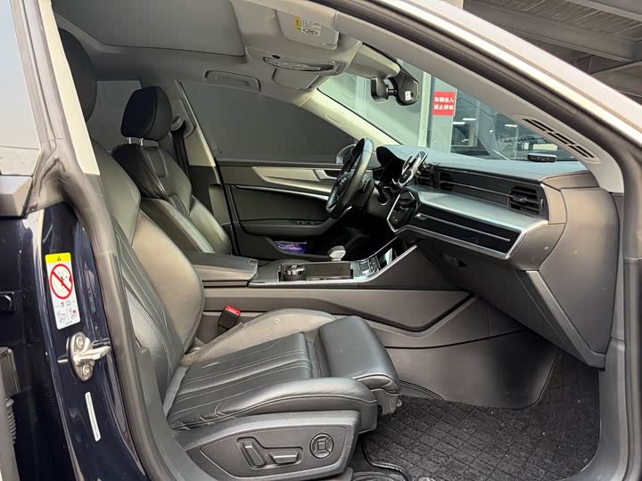 Фото 8 - Audi A7