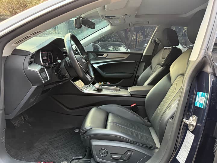 Фото 9 - Audi A7