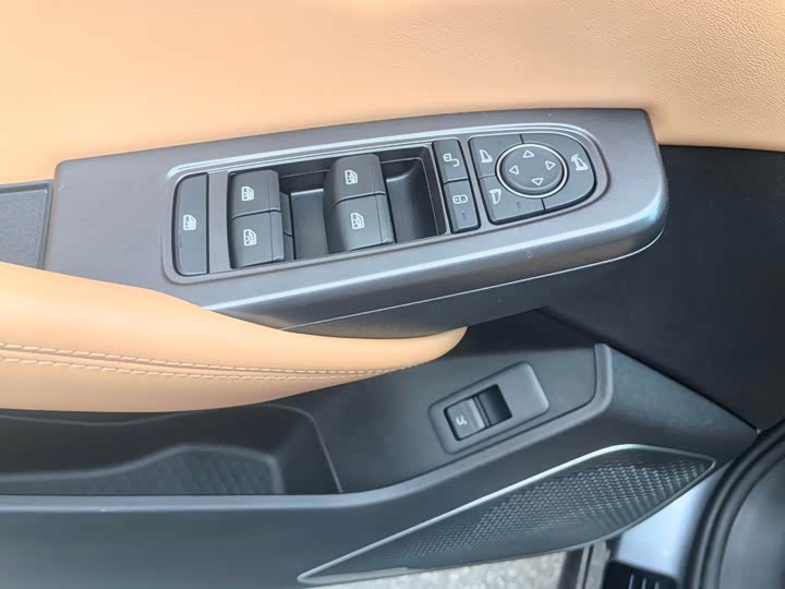 Фото 9 - BYD Song L DM-i Hybrid