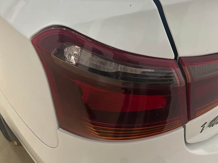 Фото 6 - Dongfeng Aeolus E70