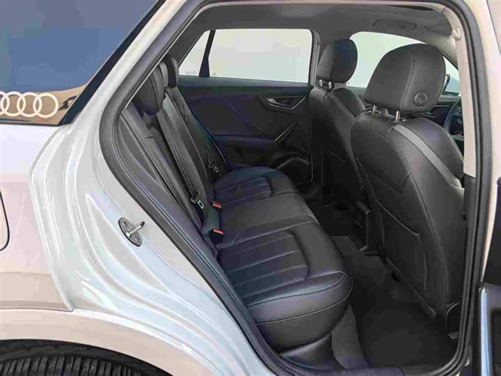 Фото 7 - Audi Q2L