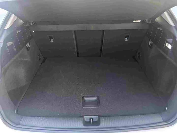 Фото 9 - Audi Q2L