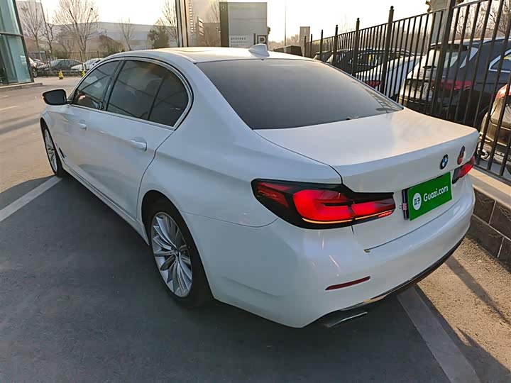 Фото 5 - BMW 5 Series