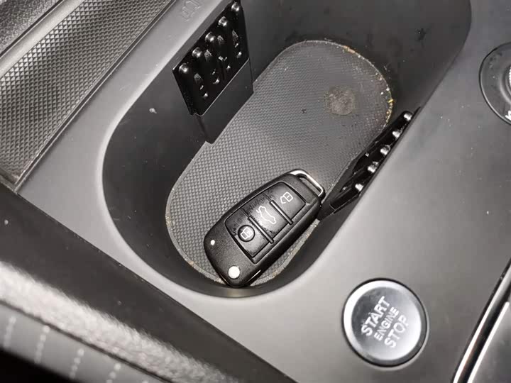 Фото 9 - Audi Q2L