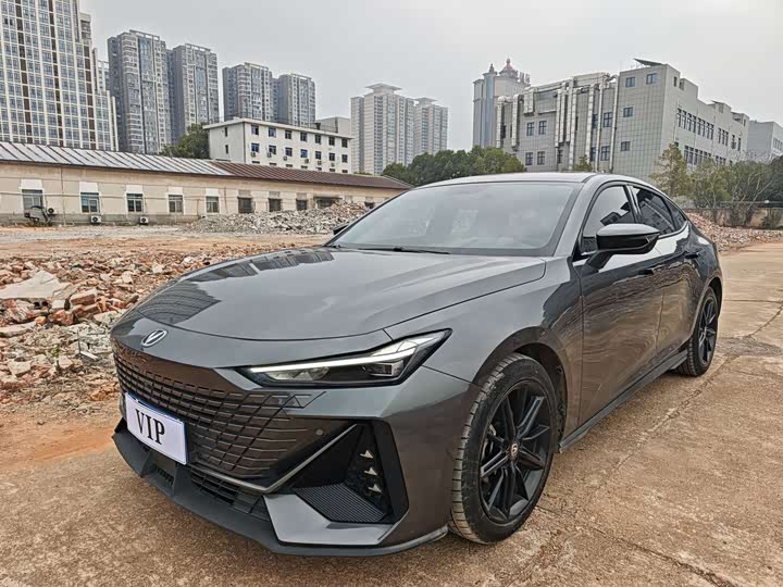 Фото 1 - Changan UNI-V