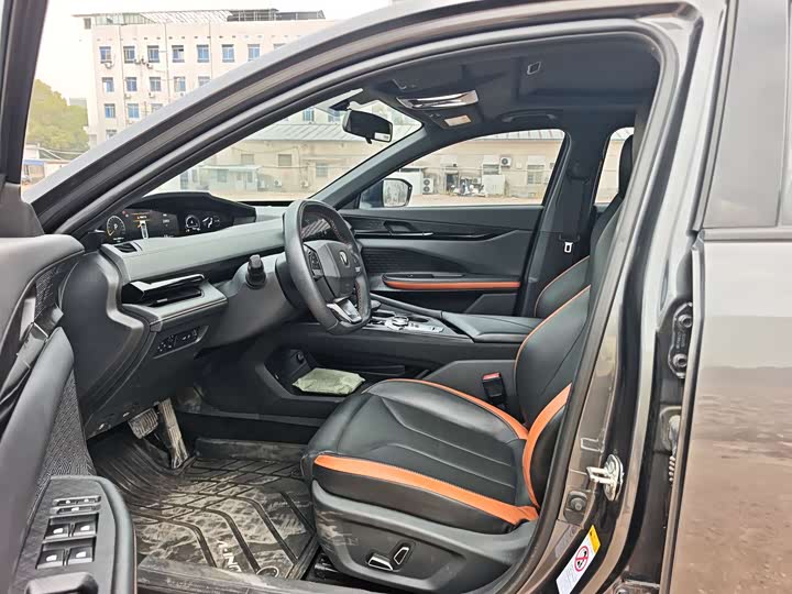 Фото 4 - Changan UNI-V