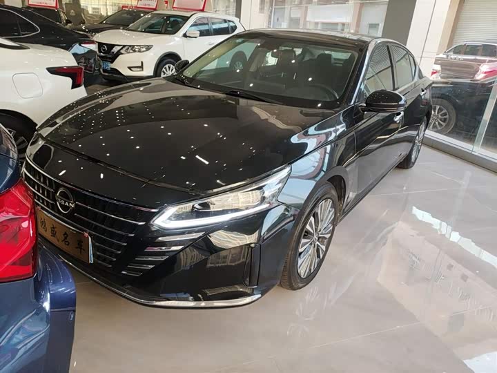 Фото 1 - Nissan Teana