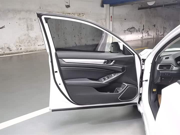 Фото 7 - Honda Accord