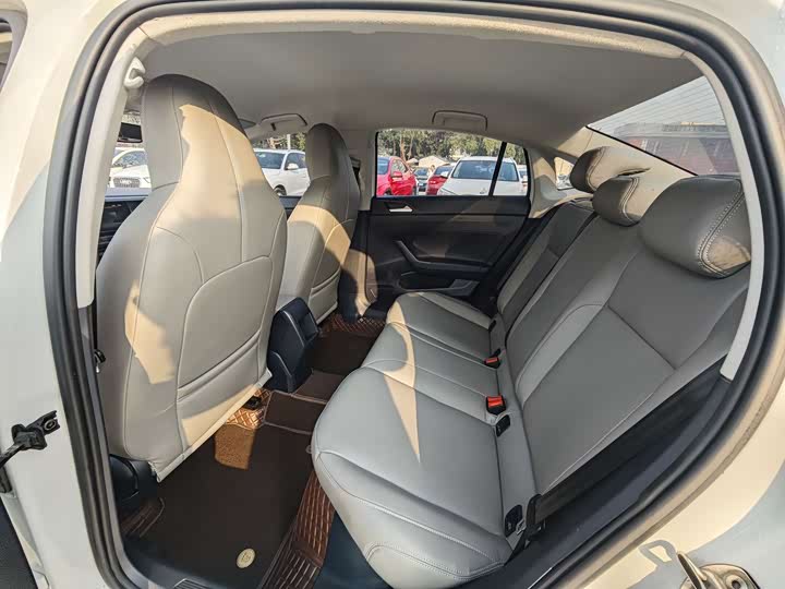 Фото 7 - Volkswagen Lavida