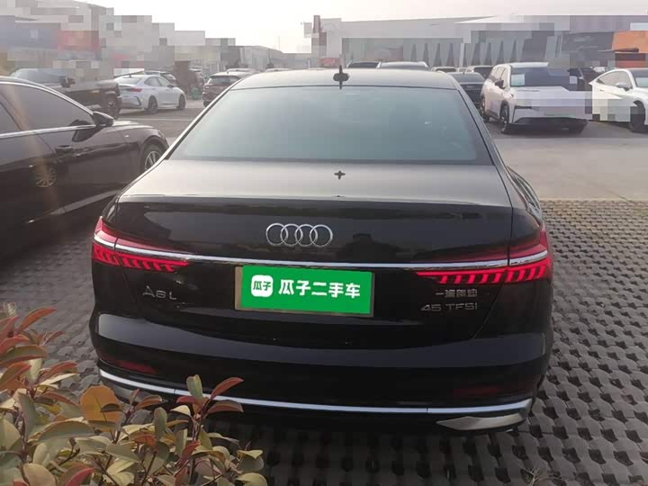 Фото 6 - Audi A6L