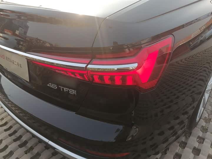 Фото 8 - Audi A6L