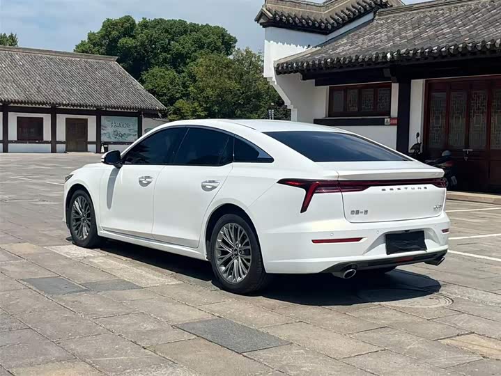 Фото 5 - Bestune B70