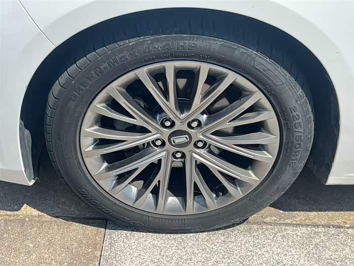 Фото 9 - Bestune B70