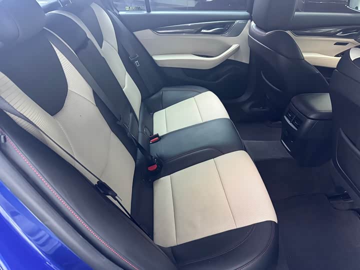 Фото 8 - Cadillac CT5