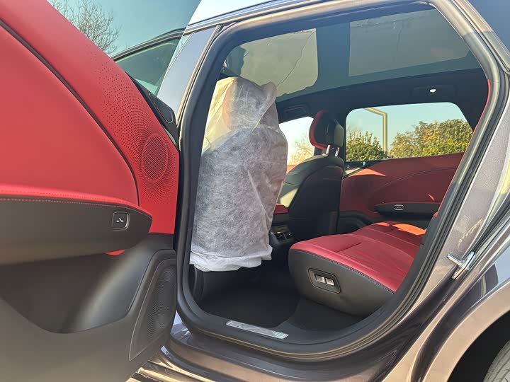 Фото 8 - Zeekr 007 GT