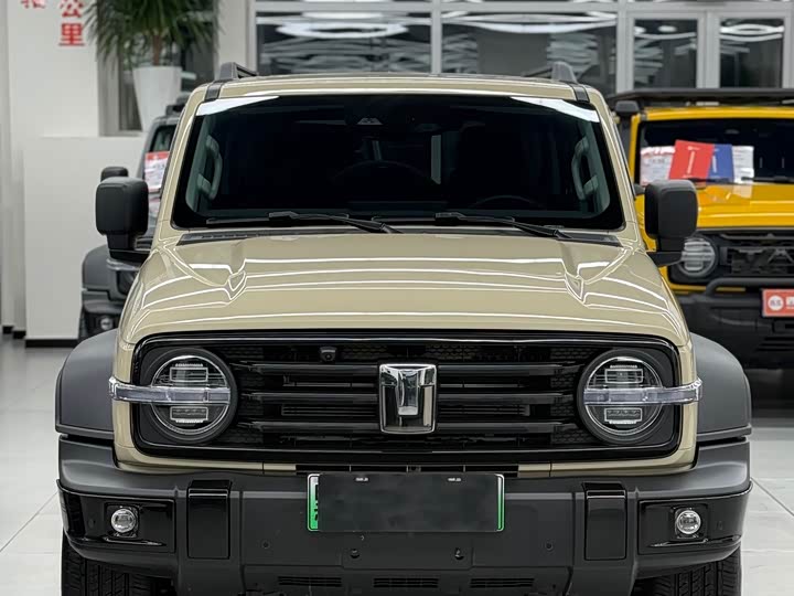 Фото 2 - Tank 300 Hybrid