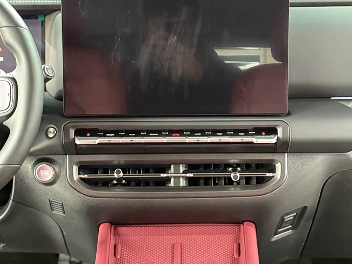 Фото 8 - Tank 300 Hybrid