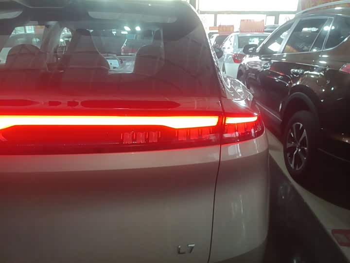 Фото 8 - Dongfeng Aeolus L7