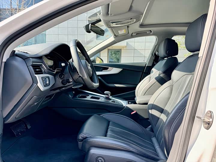 Фото 4 - Audi A4L