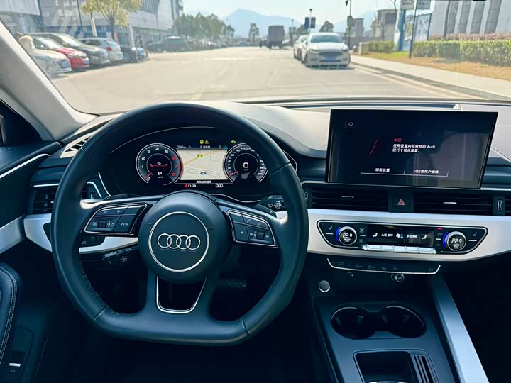 Фото 6 - Audi A4L