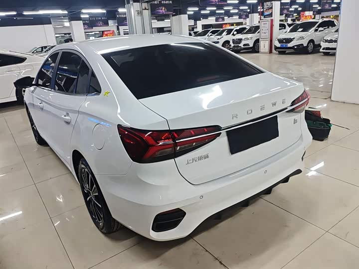 Фото 5 - Roewe i5