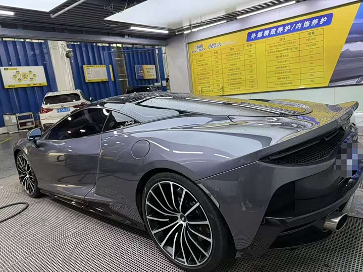 Фото 2 - McLaren GT