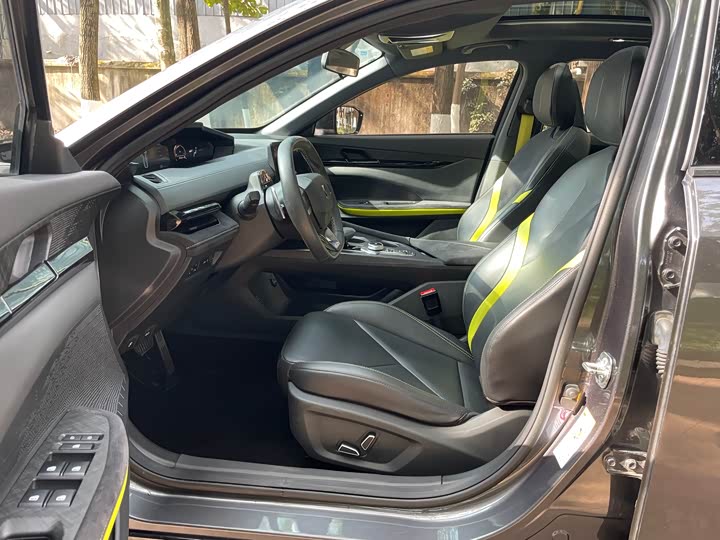 Фото 4 - Changan UNI-V