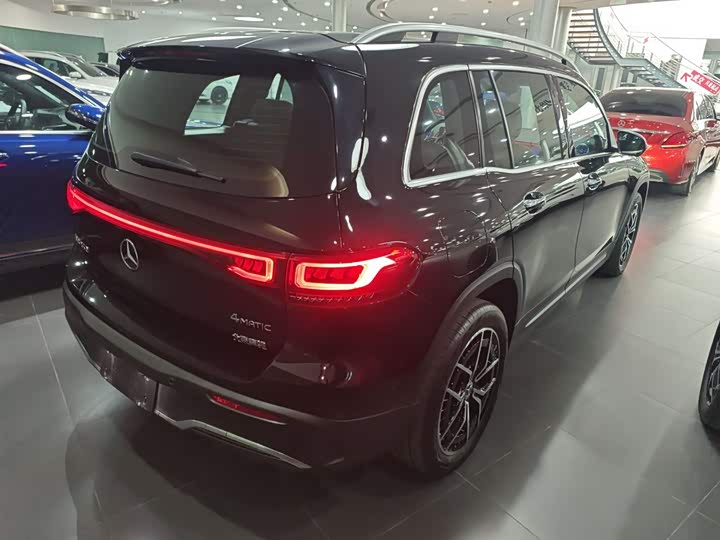 Фото 7 - Mercedes-Benz EQB