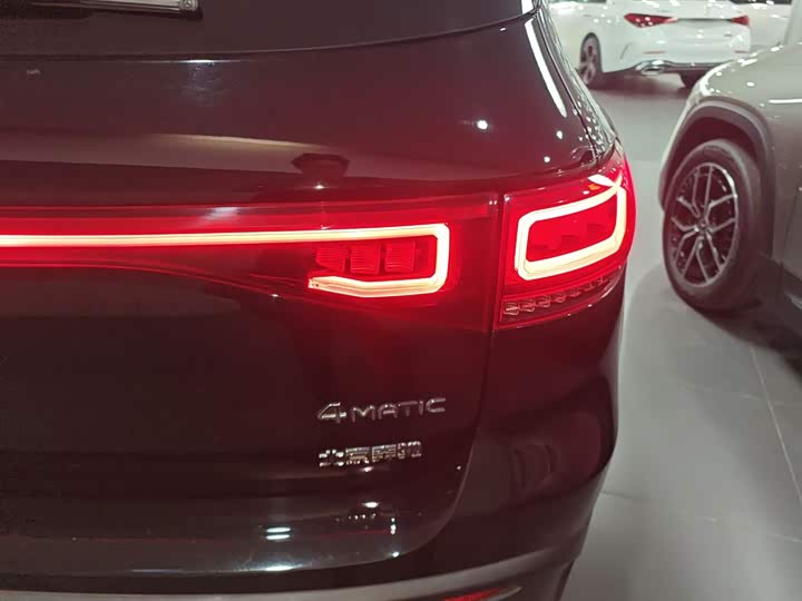 Фото 8 - Mercedes-Benz EQB