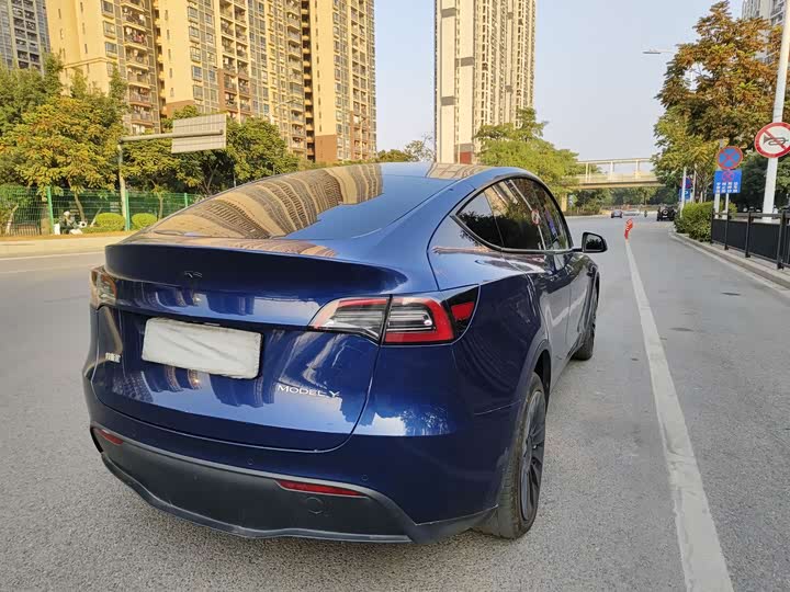 Фото 4 - Tesla Model Y