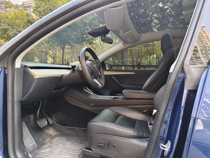 Фото 9 - Tesla Model Y