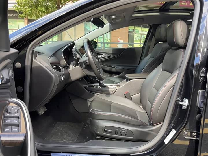 Фото 4 - Chevrolet Malibu XL