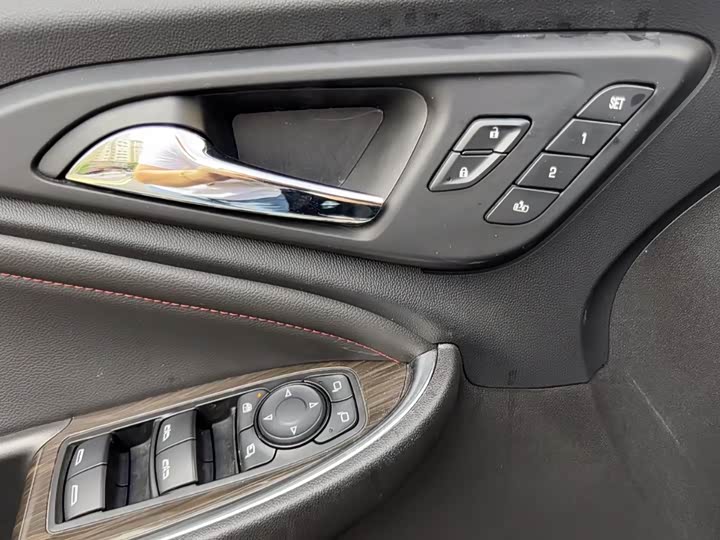 Фото 9 - Chevrolet Malibu XL