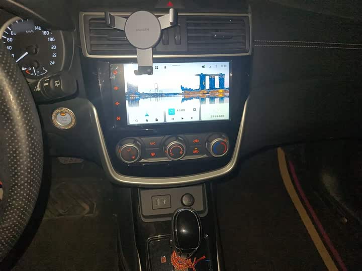 Фото 6 - Nissan Tiida