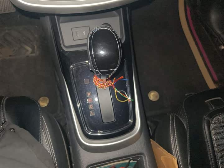 Фото 7 - Nissan Tiida