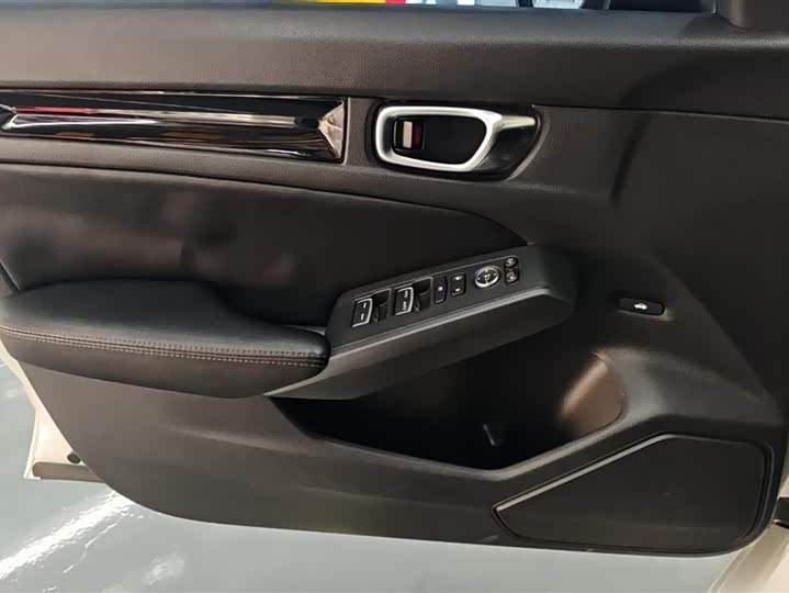 Фото 7 - Honda Civic