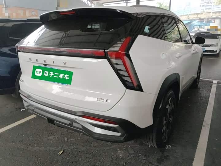 Фото 7 - Geely Atlas L