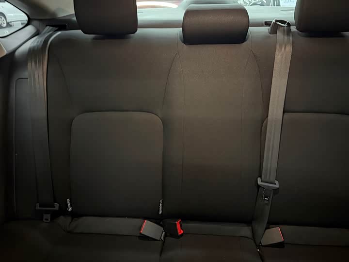 Фото 8 - Honda Civic