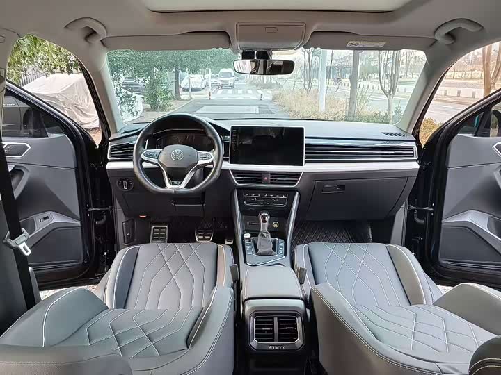 Фото 7 - Volkswagen Tiguan L Pro