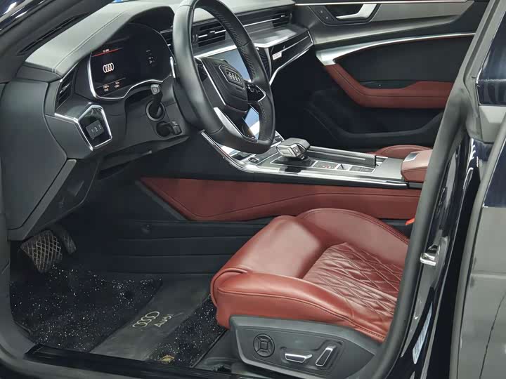 Фото 5 - Audi A7L