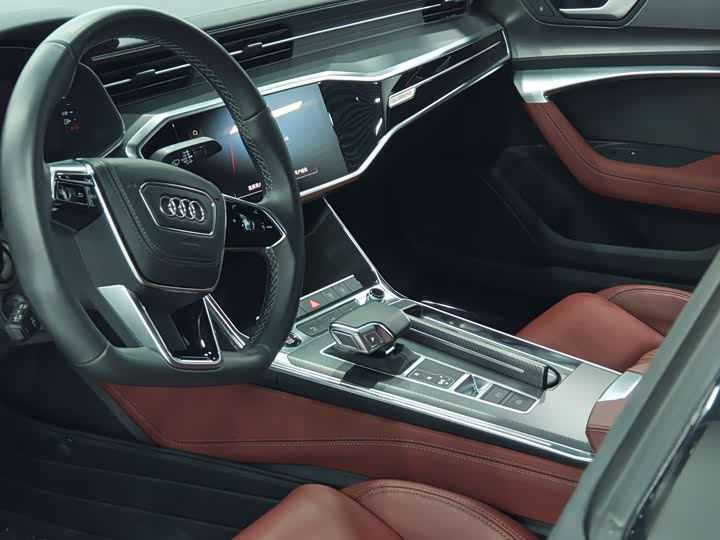 Фото 6 - Audi A7L