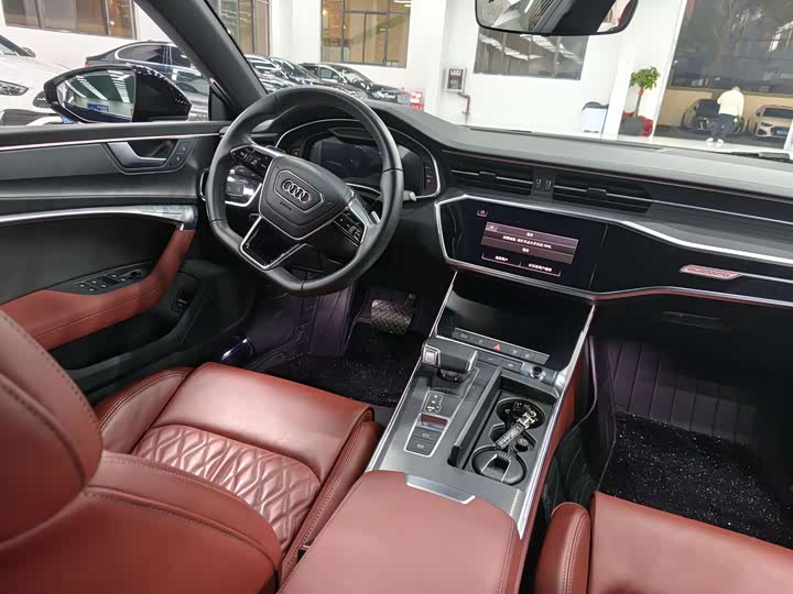 Фото 7 - Audi A7L